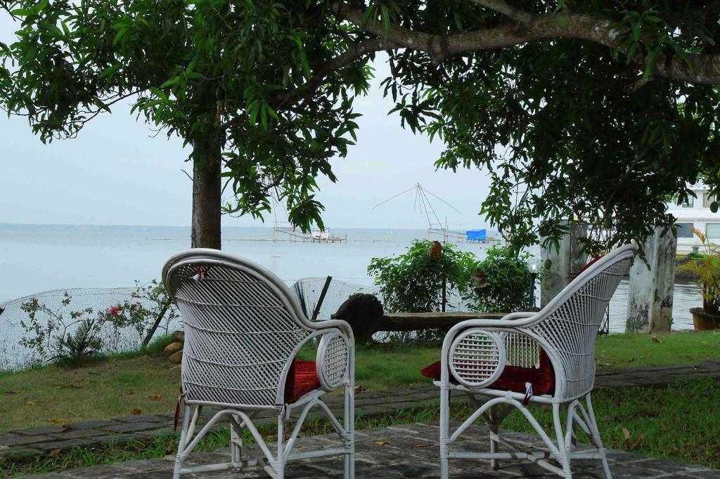 Orchid Lake View Homestay Alappuzha Exterior photo