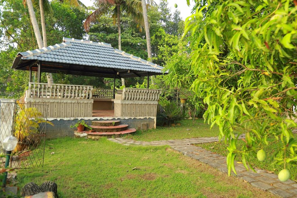 Orchid Lake View Homestay Alappuzha Exterior photo